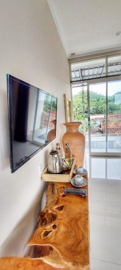 Summerfield Homestay And Cafe Pacitan Dış mekan fotoğraf