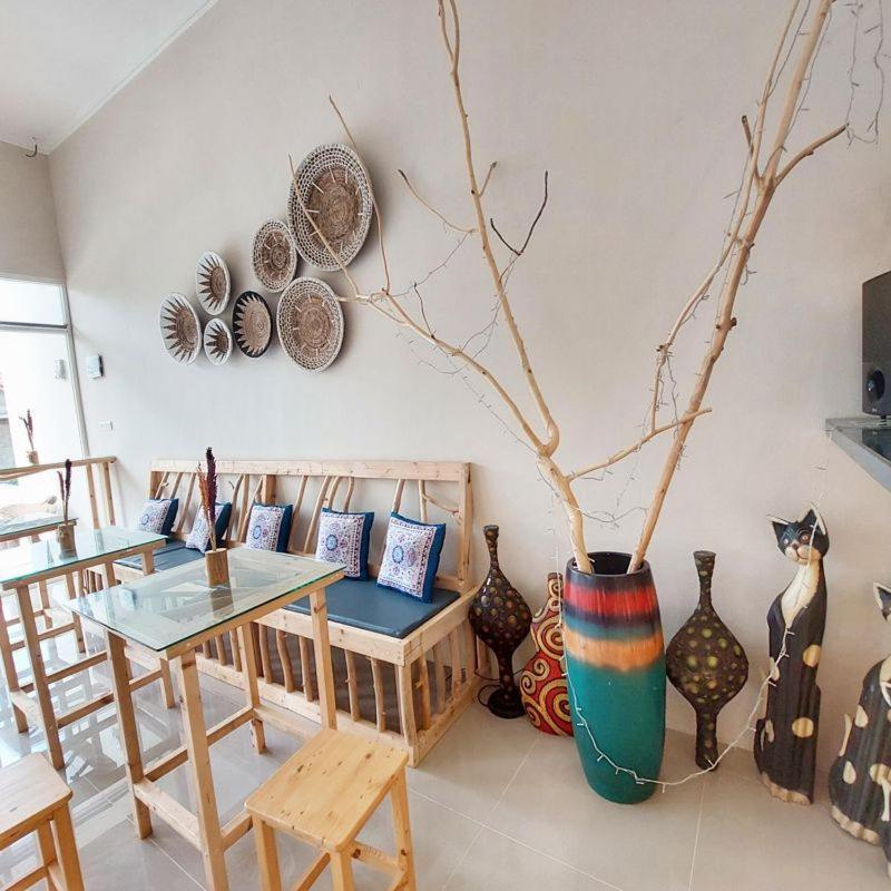 Summerfield Homestay And Cafe Pacitan Dış mekan fotoğraf